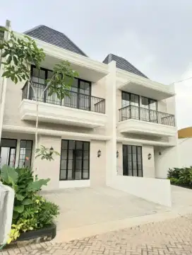 Rumah baru Cluster baru harga cincai NO banjir di jatiwaringin