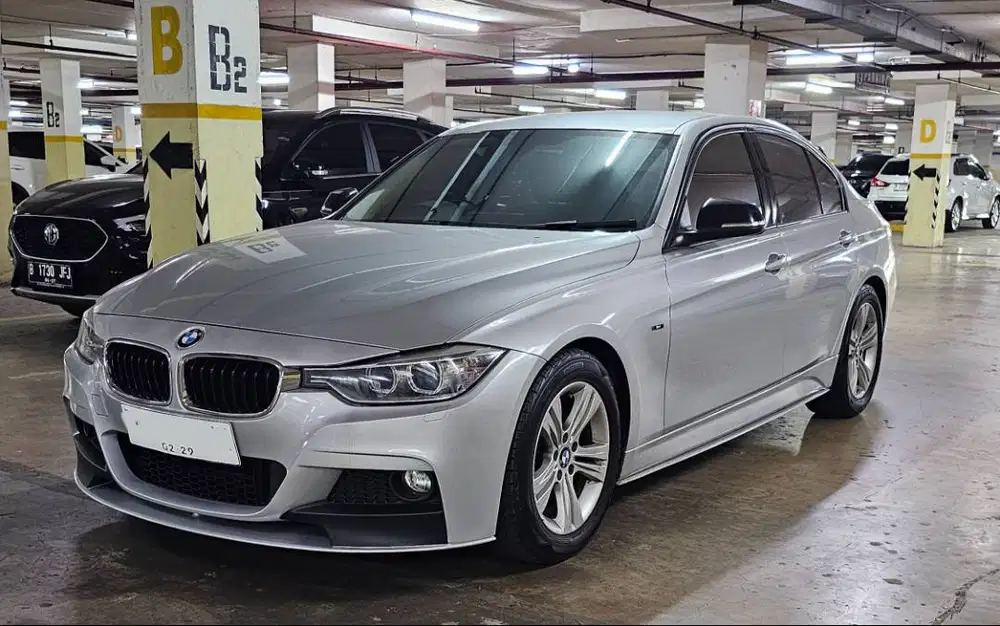 BMW 320 F30 Sport 2013 - Silver - KM 86rb | BodyKit M Performance