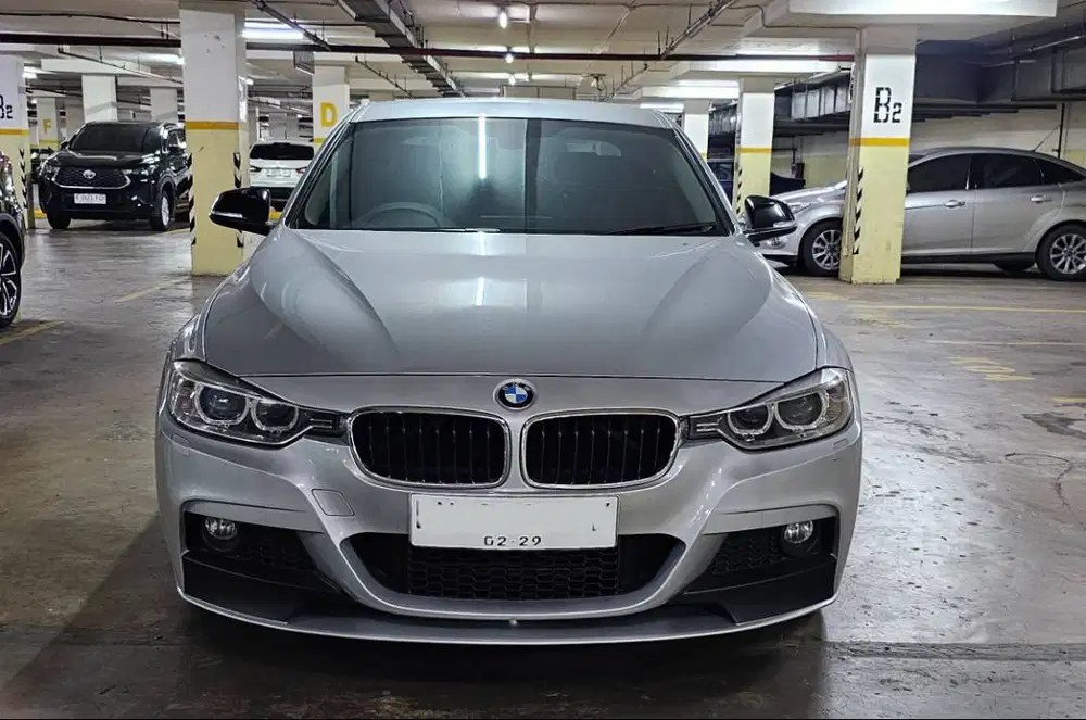 BMW 320 F30 Sport 2013 - Silver - KM 86rb | BodyKit M Performance