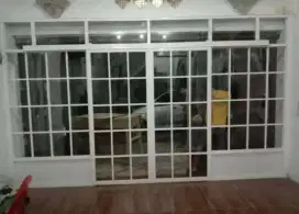 Pintu kaca dan alumunium