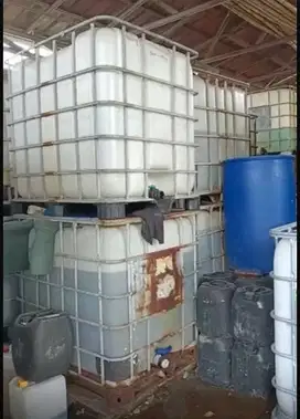 TANGKI IBC TANK 1000 LITER SECOND / Bekas kondisi 80%