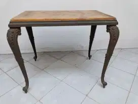 Meja antik batu onyx