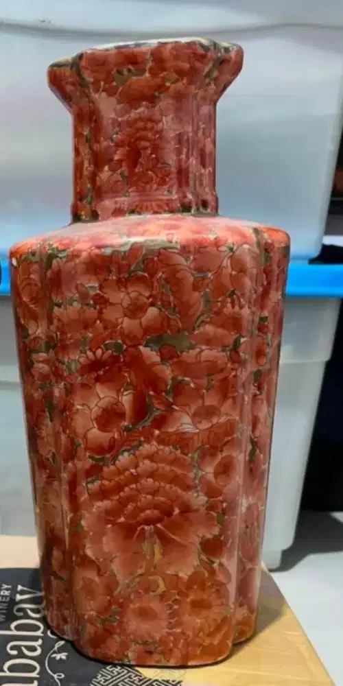 Guci antik dan cantik sangat terawat