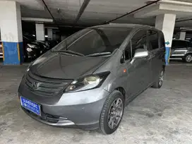 HONDA FREED E PSD METIK 2009