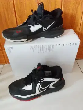 Dijual sepatu basket secend msh bagus