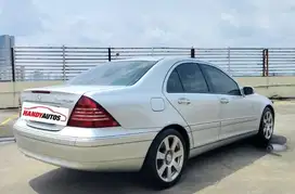 Mercedes Benz C180 Tahun 2003 Automatic Abu abu Muda metalik