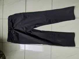 Celana chino abu-abu