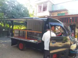 Mobil pickup counter pulsa