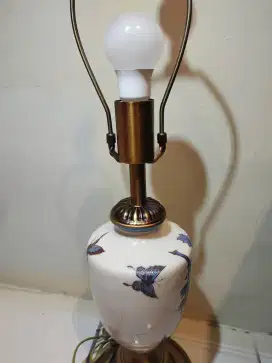 Lampu meja guci kermaik ada 2