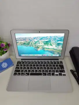 Macbook Air Early 2014 11 Inch  CORE i5 Ram 4/256GB A-SNT2
