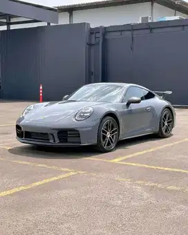Porsche 911 Carrera 3.0 Tahun 2025