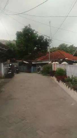 Dijual Tanah bonus Rumah di pusat kota