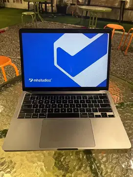 Macbook pro 2020 intel i5 8/256