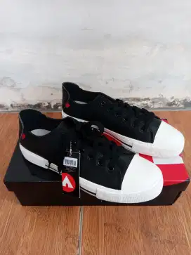 Sepatu air walk sz 40 BNIB