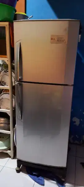 Kulkas bekas dan perbaikan