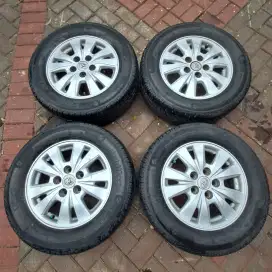 Velg original Toyota innova g ring 15 pcd 5x114,3 Ban 205/65 R15 4pcs
