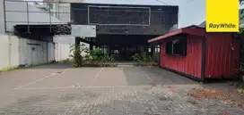 Disewakan Gedung 2 lantai di Jl Arif Rahman Hakim Surabaya