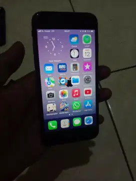 iPhone 8 64GB Fullset