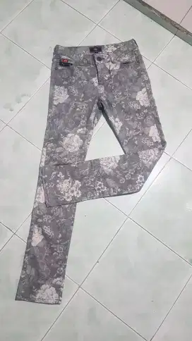 Celana thirf sz s
