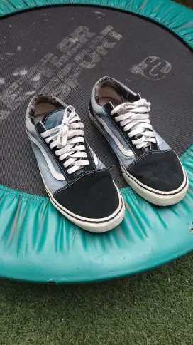 Sepatu Vans size 42