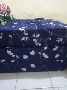 Kasur busa lipat tiga