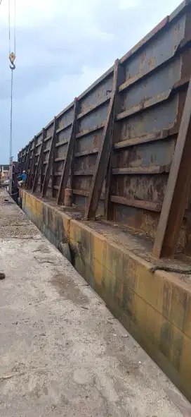 Terima jasa perbaikan kapal tongkang /takboad