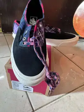 Vans authentic bnib size 42