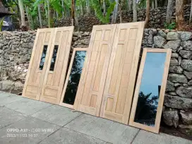 Pintu kayu minimalis