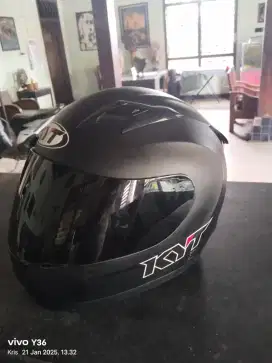 Helm KYT Masih orisinil di Palur