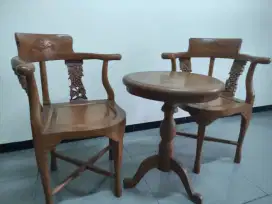 Meja kursi teras