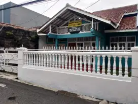 JUAL MURAH RUMAH SIAP HUNI 2 LANTAI BANYAK KAMAR