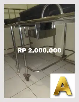 Tempat Tidur Bersalin