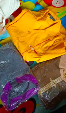 Baju seragam golden truli dan spg debenham