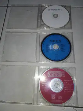 koleksi cd lagu imlek, asli, ada 3pcs, kondisi ok, bisa nego