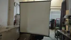 LAYAR PROYEKTOR TRIPOD 70INCH