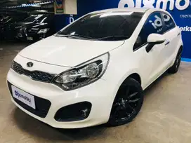 Pajak Panjang - Kia Rio 1.4 Platinum Bensin-AT 2015