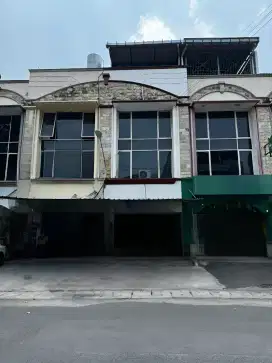 Jual murah -- baru turun lagi ruko Mayjend Sungkono ruko 4 lantai