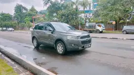 Chevrolet Captiva 2.4 Bensin Abu-abu metalik Tahun 2013