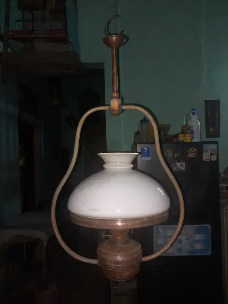 Lampu antik kondisi bagus