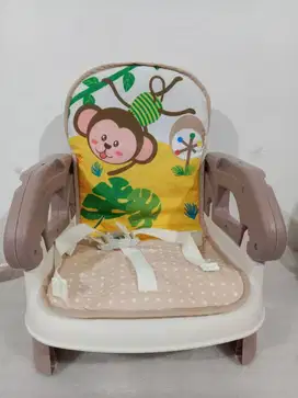 PLIKO folding booster seat