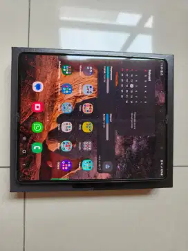 Samsung Z Fold 4, warna graygreen ram 12GB, rom 256GB