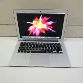 MacBook air  (13inc, 2013)  
Intel Core i7 Ram 8 gb ssd 128gb
