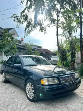 MERCY W202 MANUAL 1997