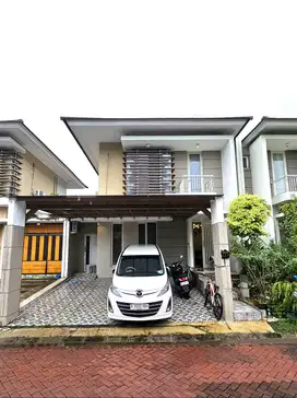 Rumah Mewah Apik di Green Hills Residence