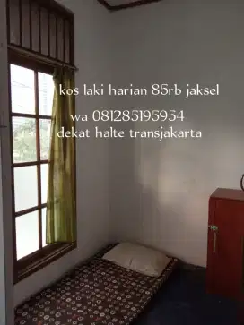 Kos laki harian dekat halte Transjakarta Kebayoran Baru Jakarta