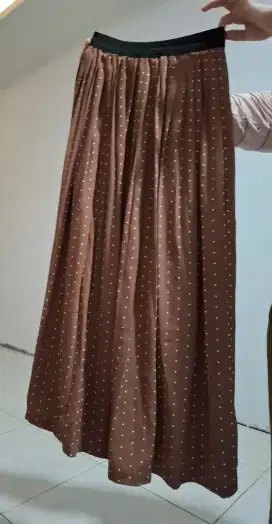 Preloved rok plisket coklat polka
