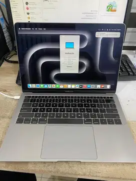 MacBook Air 2019 Grey RAM/SSD : 8/256GB i5 NETT