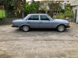 Mercedez benz Tiger w123