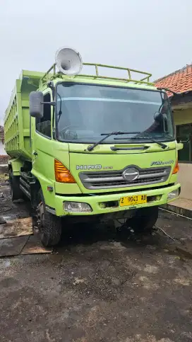 Hino tronton Ranger lohan 6x4 FM 260 dumptruk tahun 2013