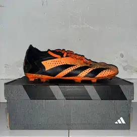 Sepatu bola adidas predator accuracy.3